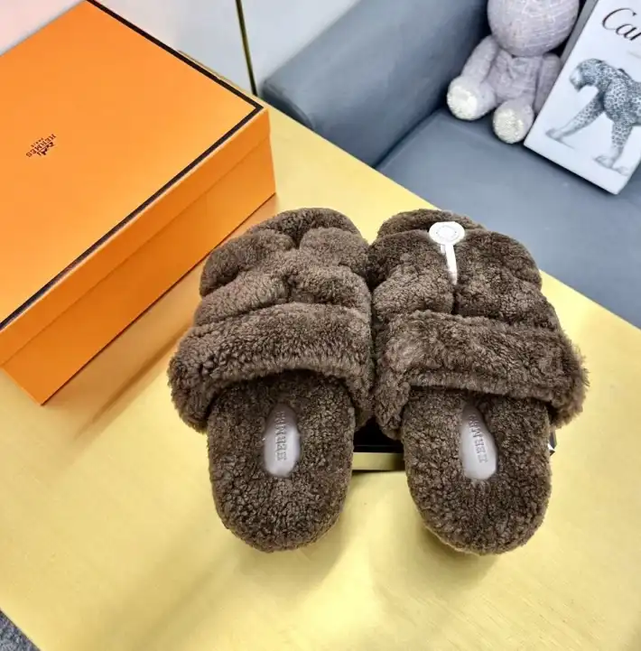 hype Hermes Slippers