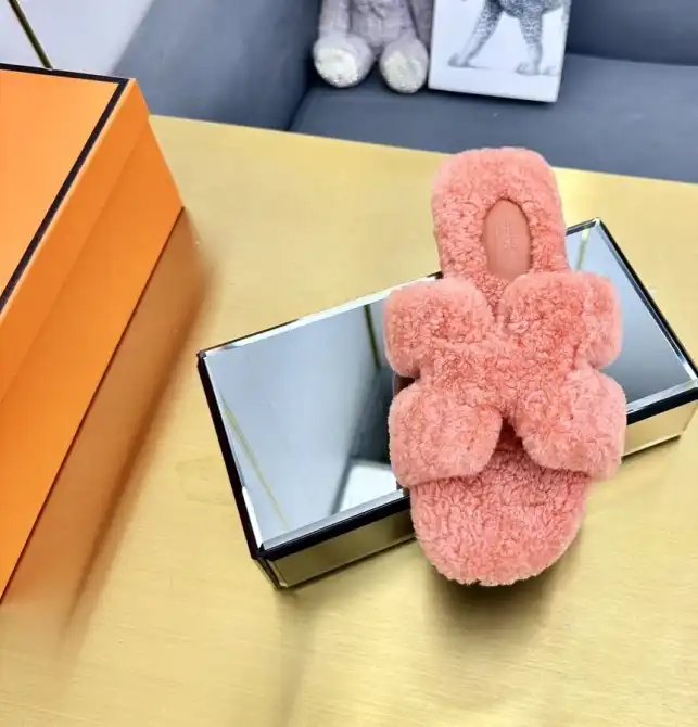 hype Hermes Slippers