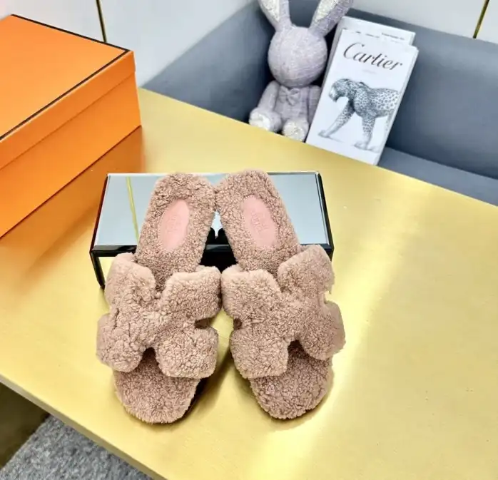 hype Hermes Slippers