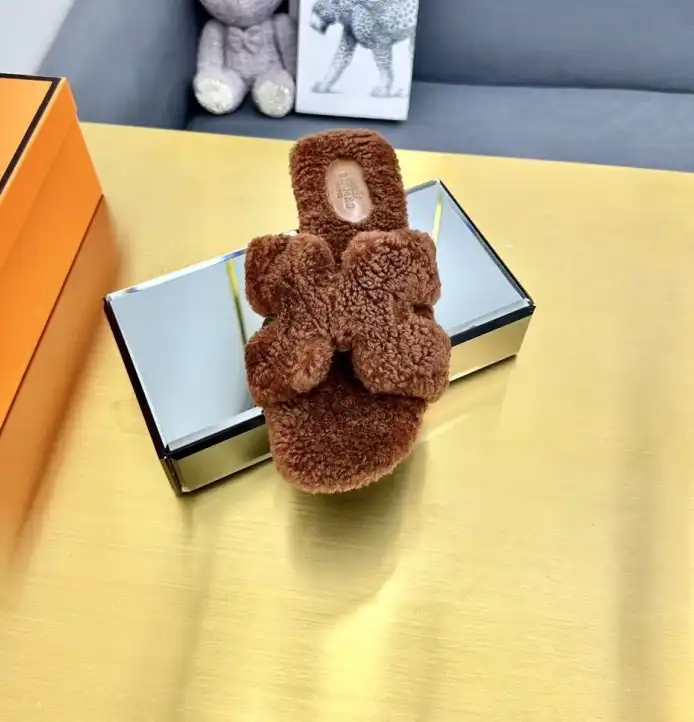 hype Hermes Slippers