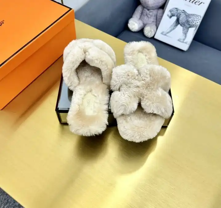 hype Hermes Slippers