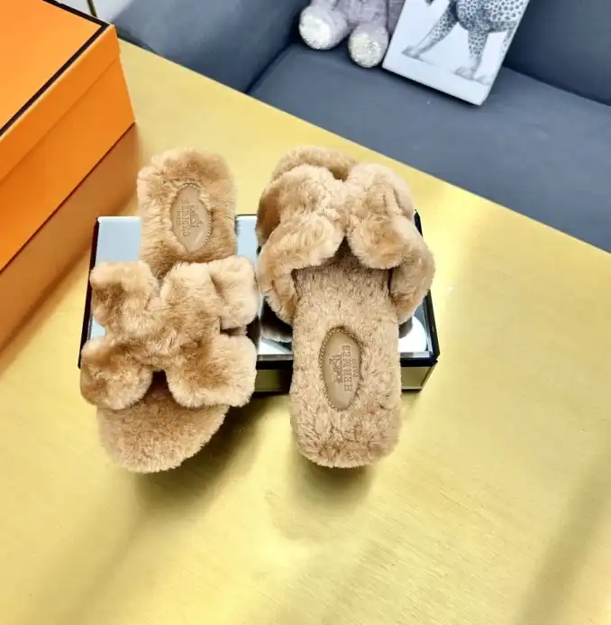 hype Hermes Slippers