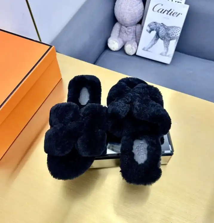 hype Hermes Slippers