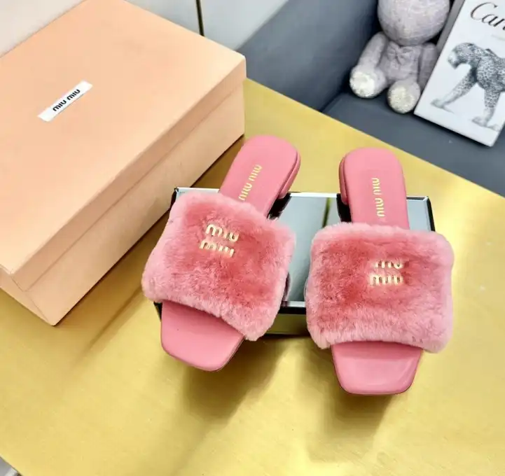 hype Miu Miu Slippers