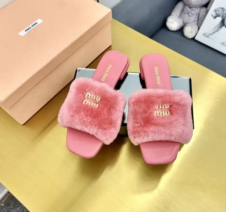 hype Miu Miu Slippers