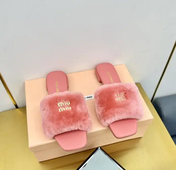 hype Miu Miu Slippers