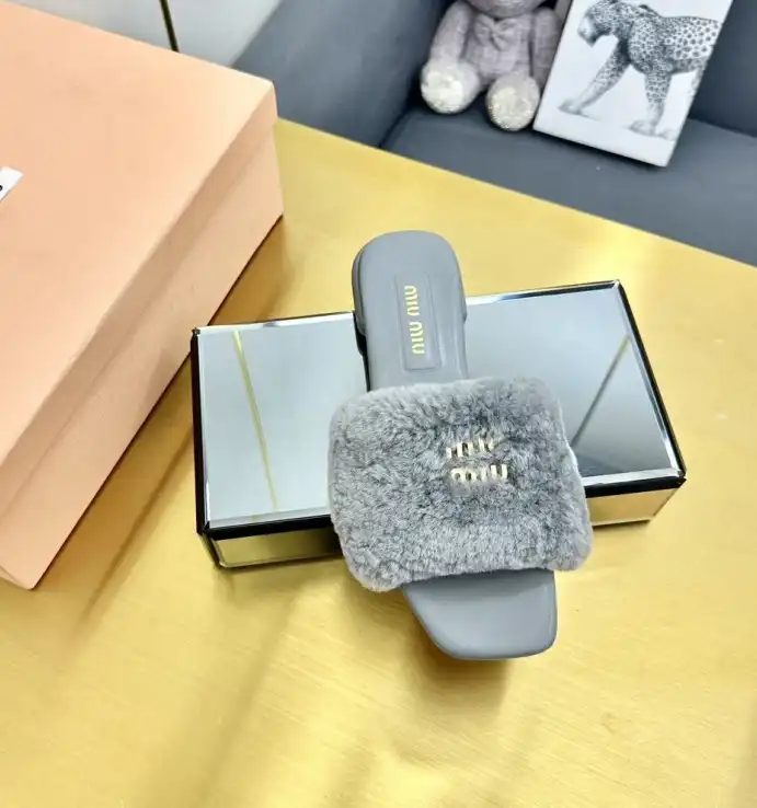 hype Miu Miu Slippers