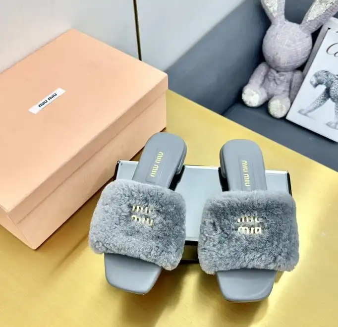 hype Miu Miu Slippers