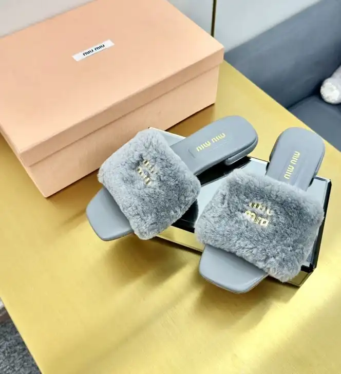 hype Miu Miu Slippers