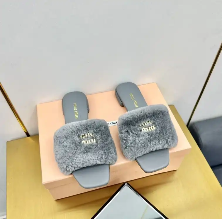 hype Miu Miu Slippers