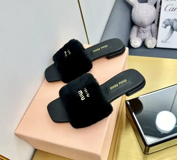 hype Miu Miu Slippers