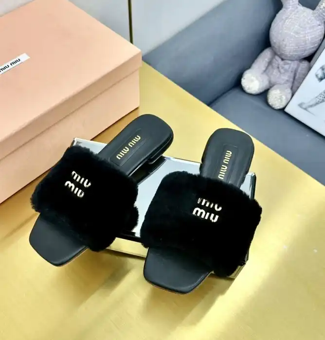 hype Miu Miu Slippers