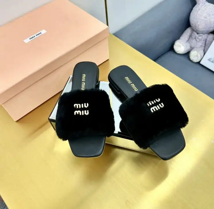 hype Miu Miu Slippers