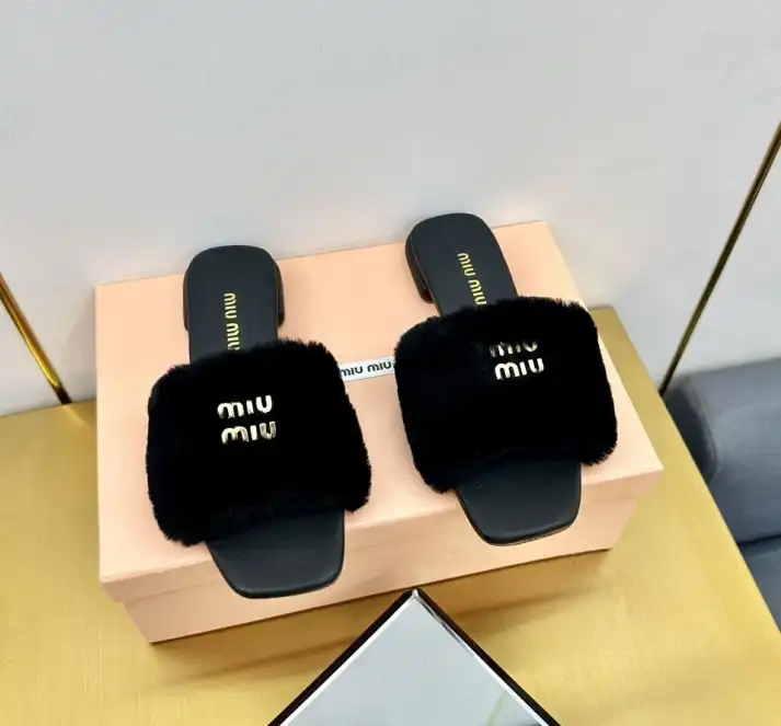 hype Miu Miu Slippers