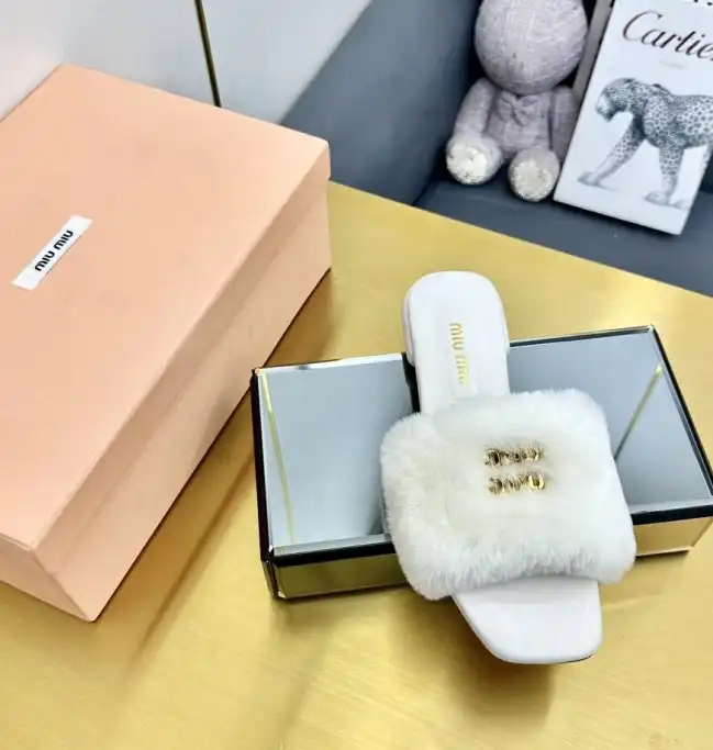 hype Miu Miu Slippers