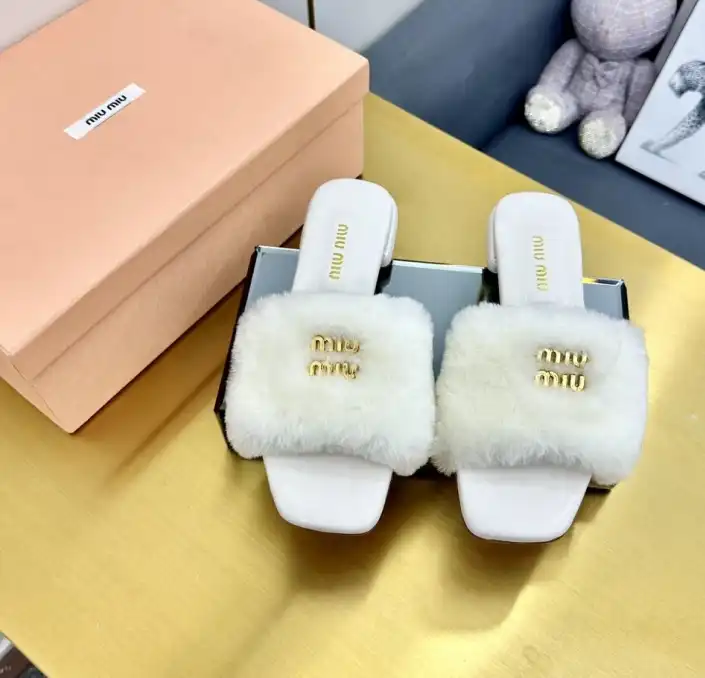 hype Miu Miu Slippers