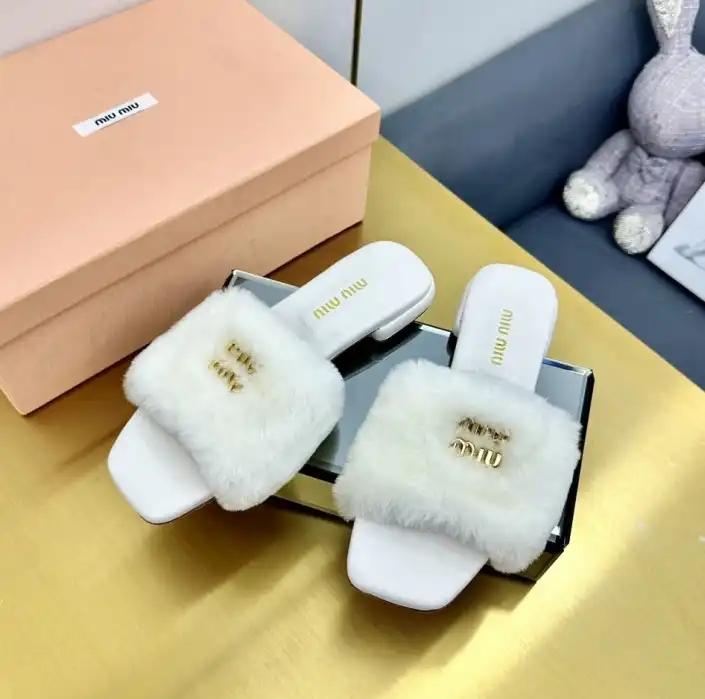 hype Miu Miu Slippers