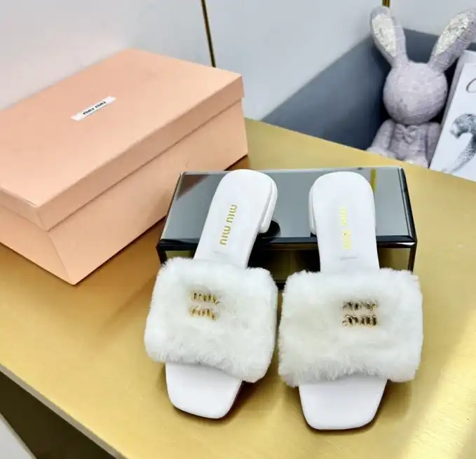 hype Miu Miu Slippers