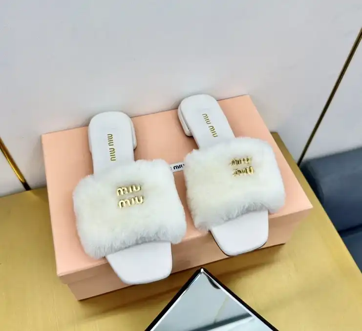 hype Miu Miu Slippers