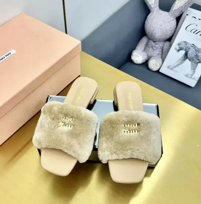 hype Miu Miu Slippers