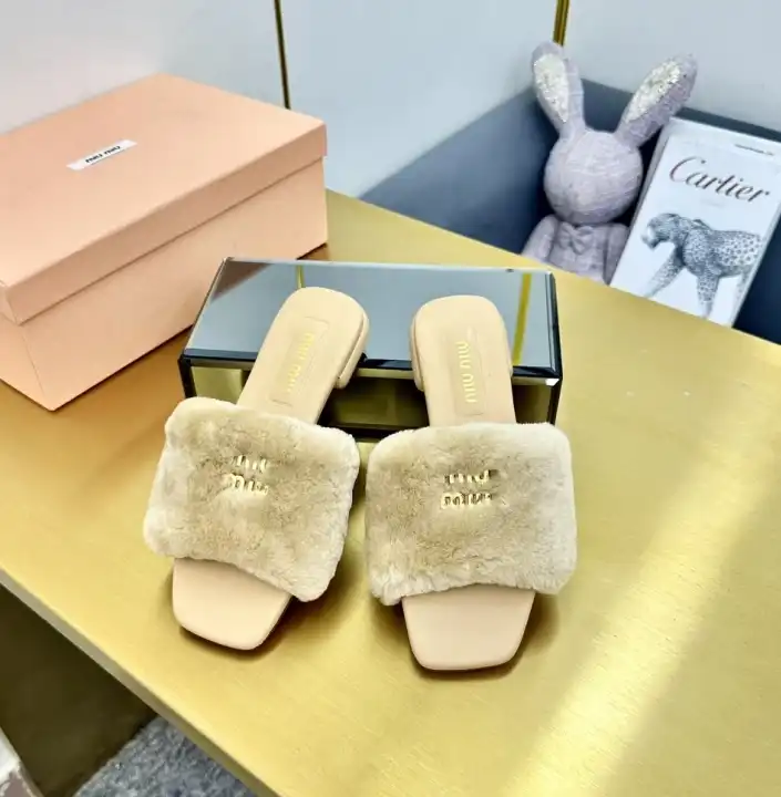 hype Miu Miu Slippers