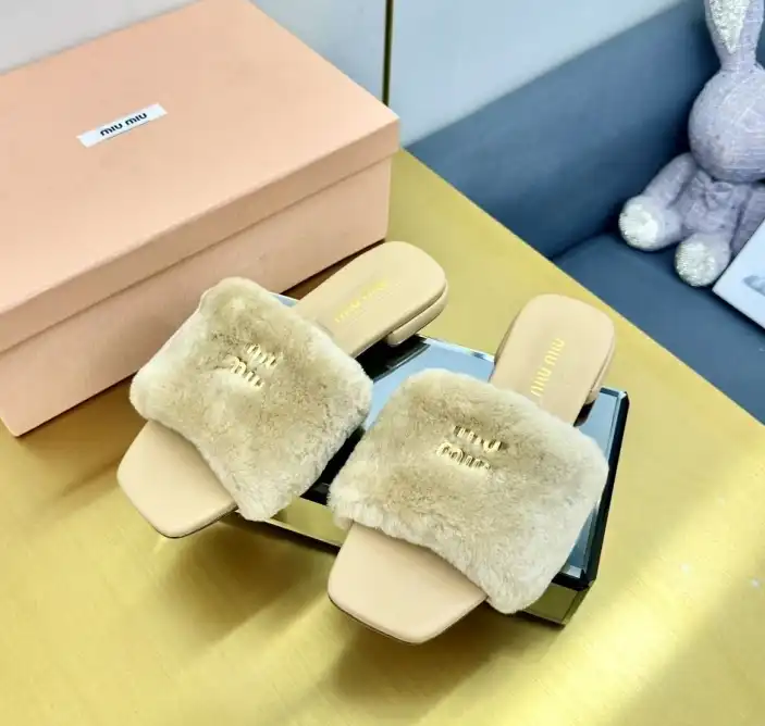 hype Miu Miu Slippers