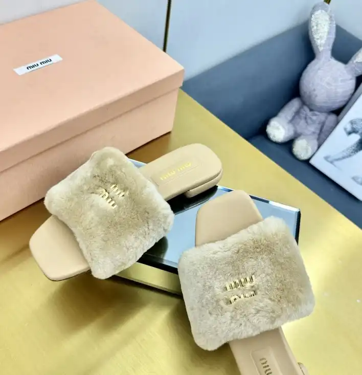 hype Miu Miu Slippers