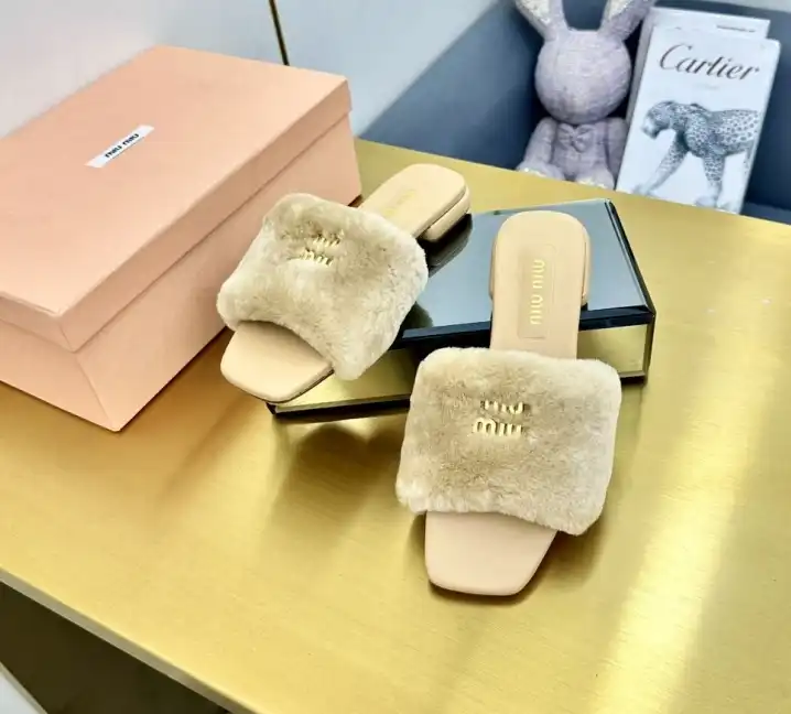 hype Miu Miu Slippers