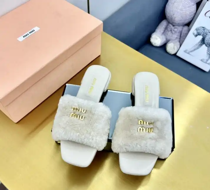 hype Miu Miu Slippers