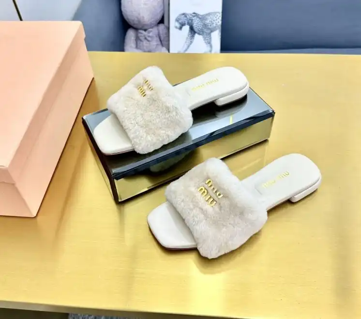 hype Miu Miu Slippers