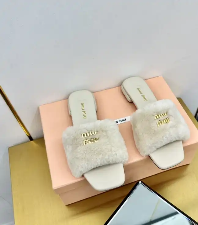 hype Miu Miu Slippers