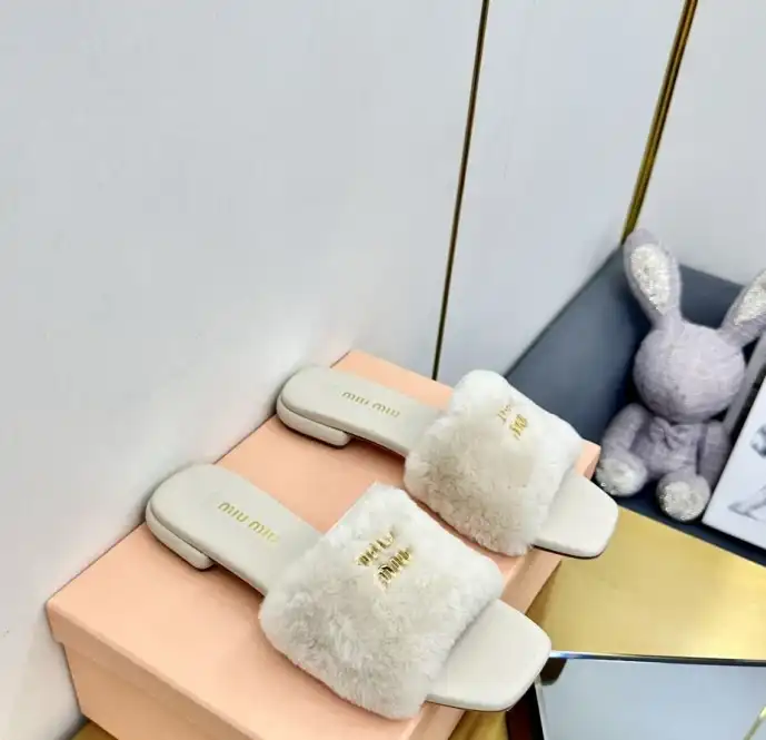 hype Miu Miu Slippers