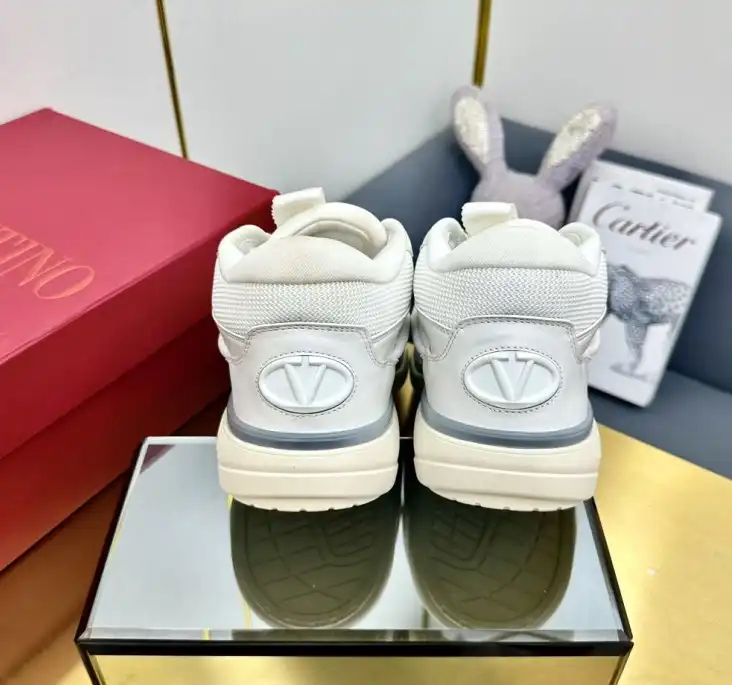 hype Valentino Sneakers