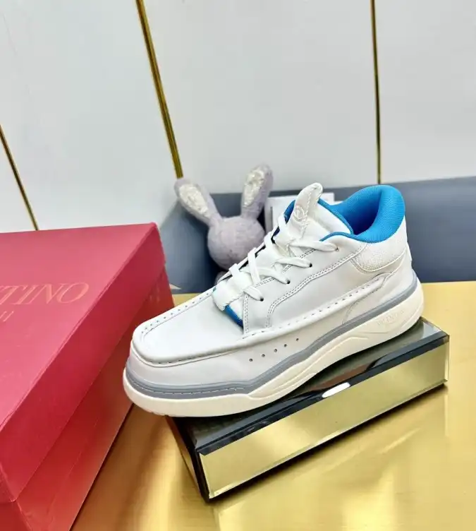 hype Valentino Sneakers