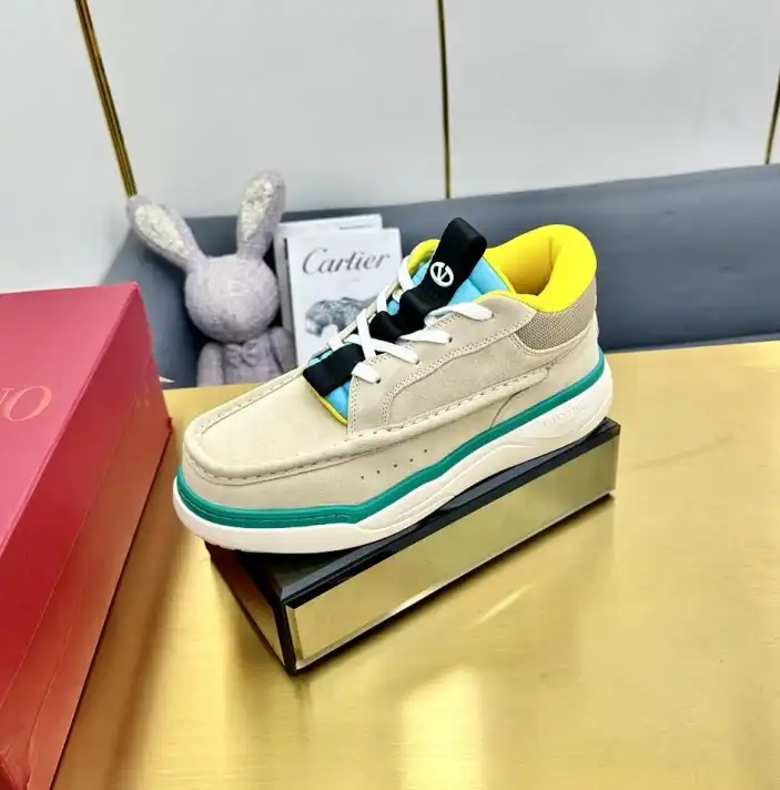 hype Valentino Sneakers