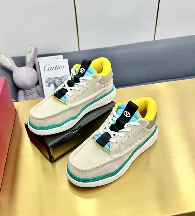 hype Valentino Sneakers