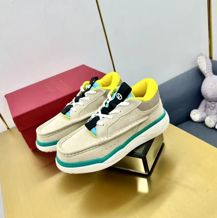 hype Valentino Sneakers