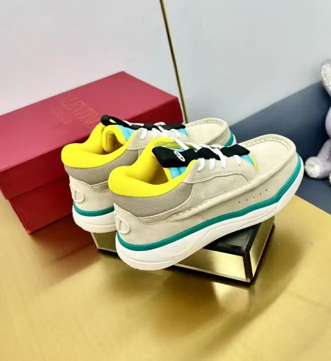 hype Valentino Sneakers