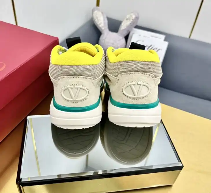 hype Valentino Sneakers