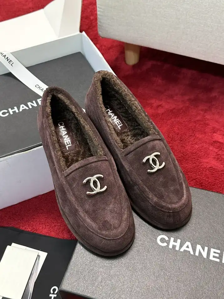 hype Chanel Boots