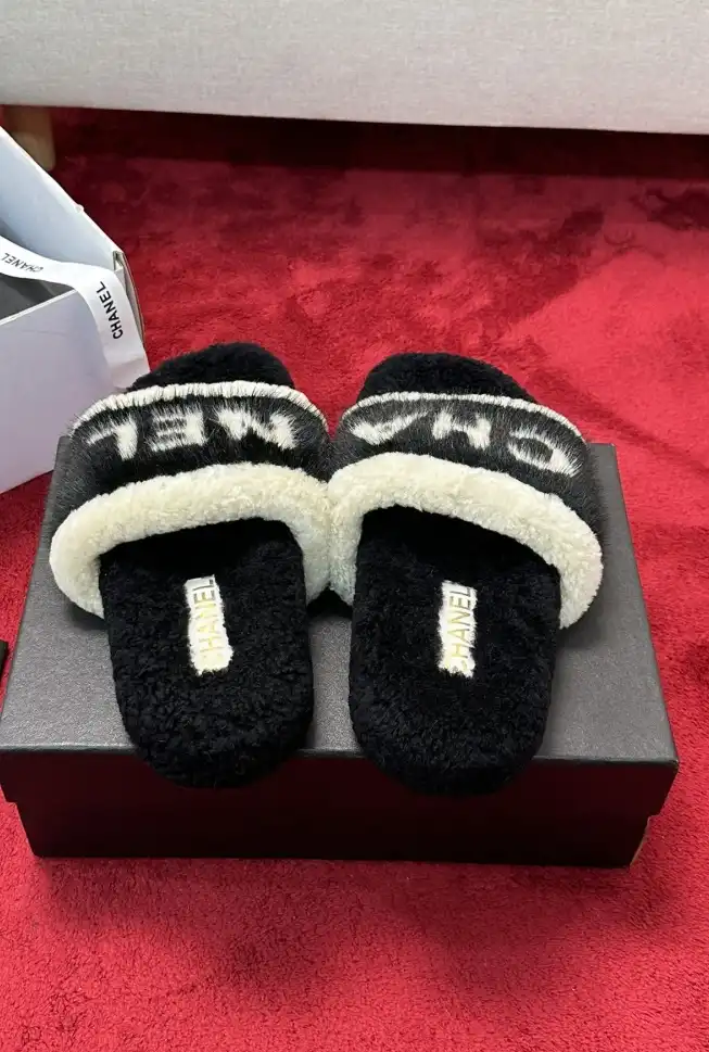 hype Chanel Slippers