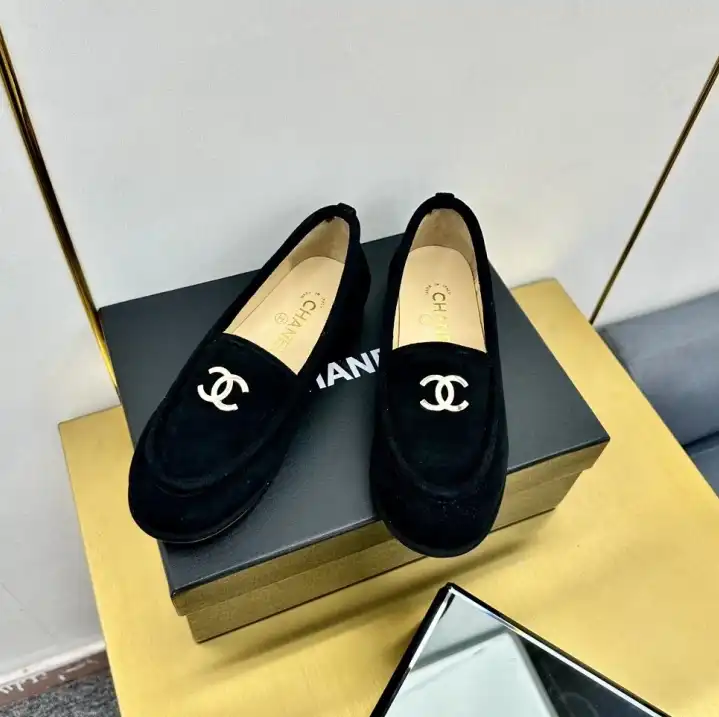 hype Chanel Boots