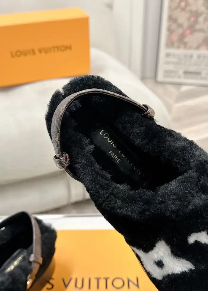 hype LV Slippers