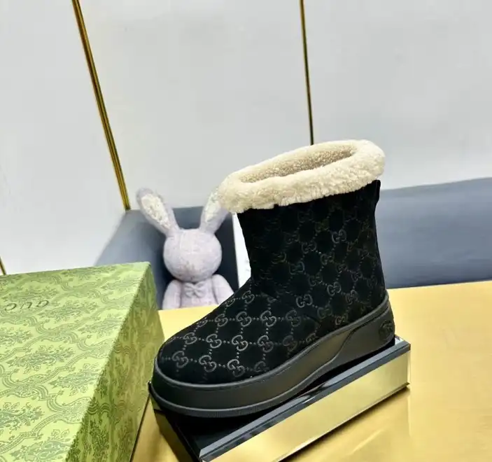 hype Gucci Boots