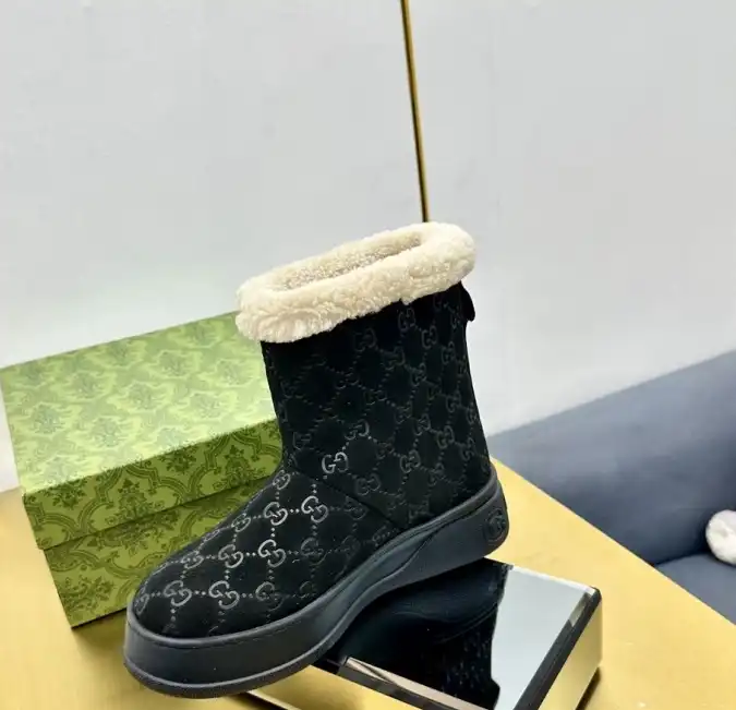 hype Gucci Boots