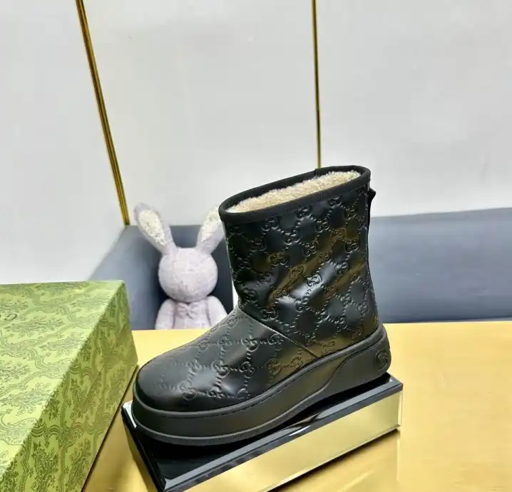 hype Gucci Boots