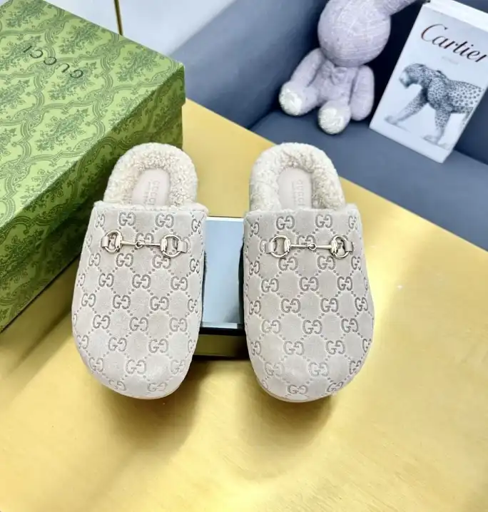 hype Gucci Slippers