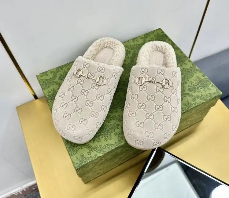 hype Gucci Slippers