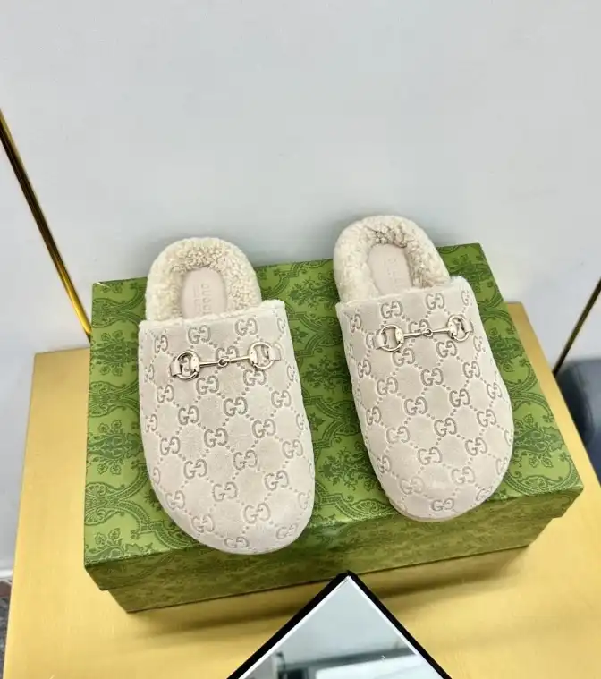 hype Gucci Slippers