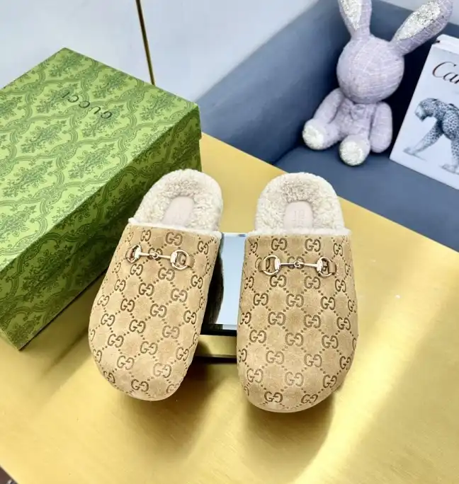 hype Gucci Slippers